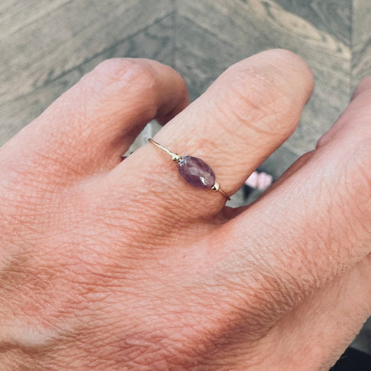 anello POLLICINO zaffiro rosa intenso